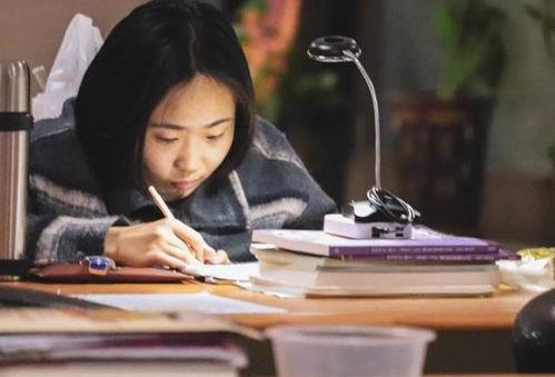 丝袜 复试,丝袜诱惑下的复试风云