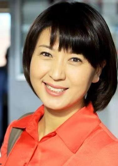闫学晶 视频,演绎经典，展现喜剧魅力